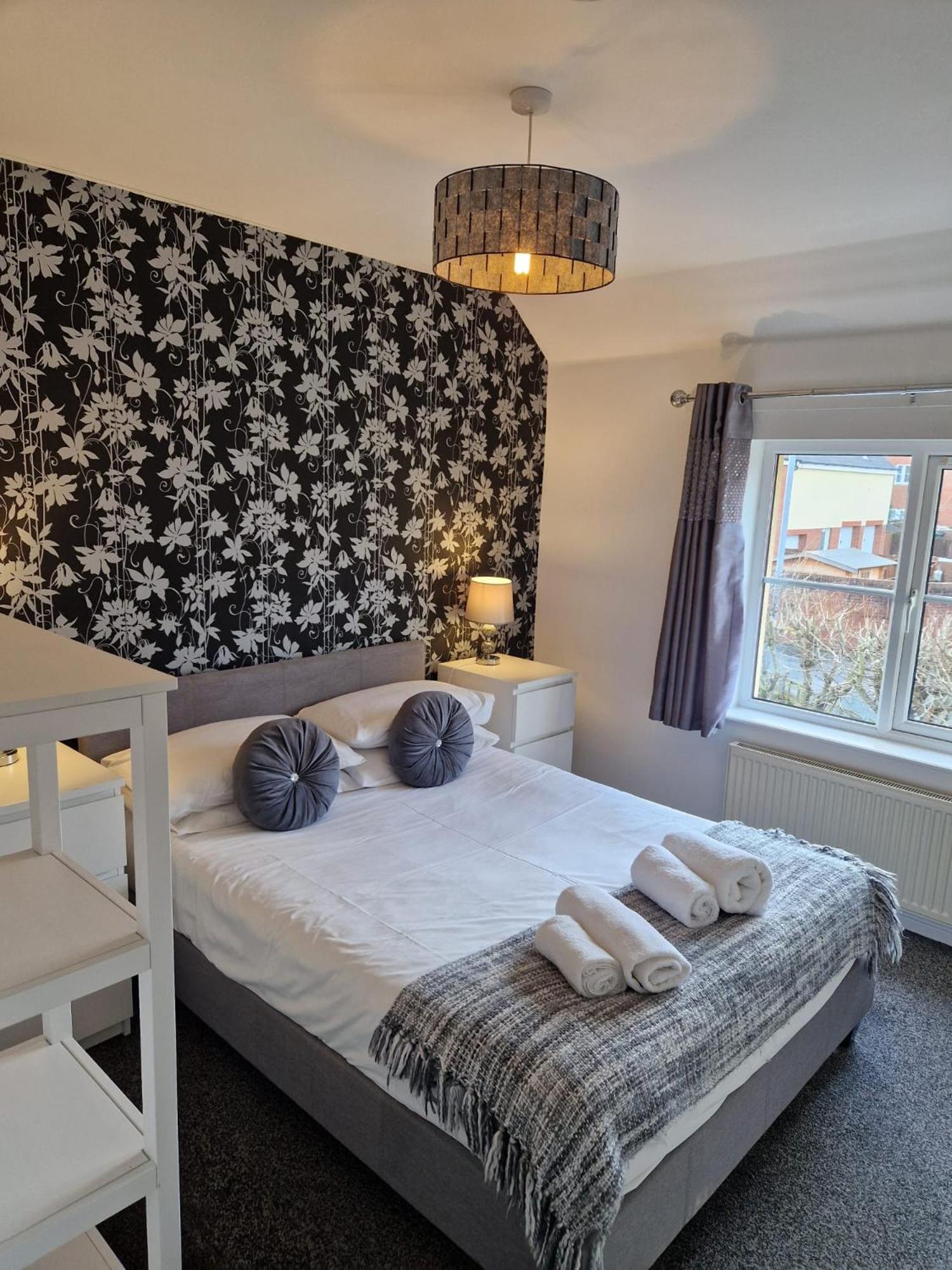 Hereford - Mayflower Coach House, Modern 2 Bedroom Property With Parking, Located South Of Hereford City, Suitable For Small Family, Couple Or Contractors - Sleeps Up To 5 Guests - Hosted By Rentmyhouse 외부 사진