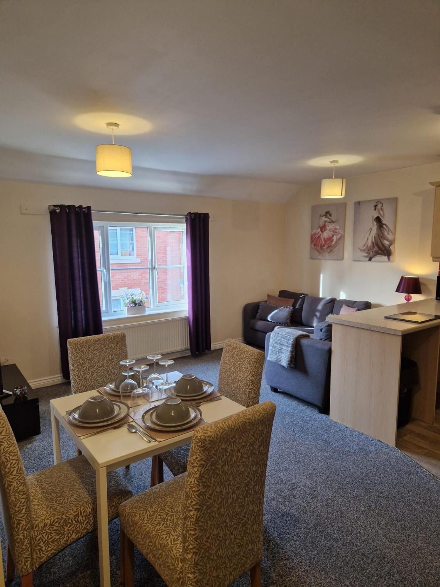 Hereford - Mayflower Coach House, Modern 2 Bedroom Property With Parking, Located South Of Hereford City, Suitable For Small Family, Couple Or Contractors - Sleeps Up To 5 Guests - Hosted By Rentmyhouse 외부 사진