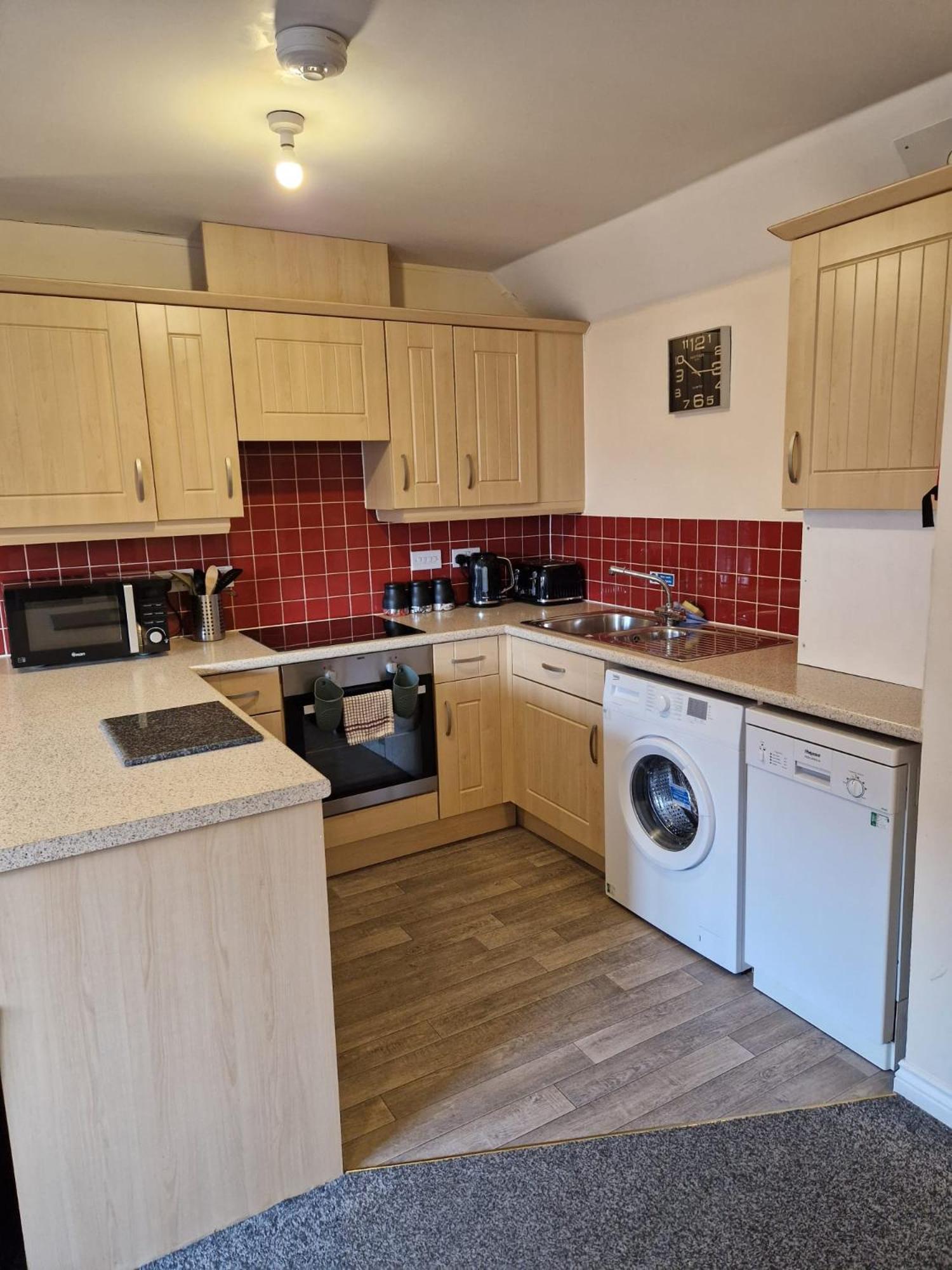 Hereford - Mayflower Coach House, Modern 2 Bedroom Property With Parking, Located South Of Hereford City, Suitable For Small Family, Couple Or Contractors - Sleeps Up To 5 Guests - Hosted By Rentmyhouse 외부 사진